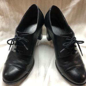 Black heeled oxfords- size 7